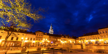 Ratusz i Rynek w Bielsku-Białej: Serce miasta w obiektywie