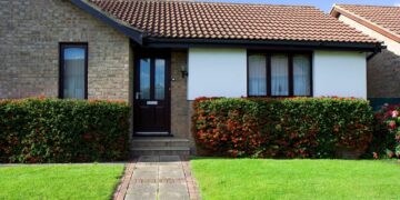 Od plastiku po granit – poznaj najpopularniejsze rodzaje obrzeży trawnikowych i ich zastosowanie Porady i ciekawostki Od plastiku po granit – poznaj najpopularniejsze rodzaje obrzeży trawnikowych i ich zastosowanie